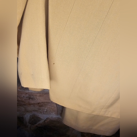 1940s ladies suit with pencil skirt - Picture 8 of 15